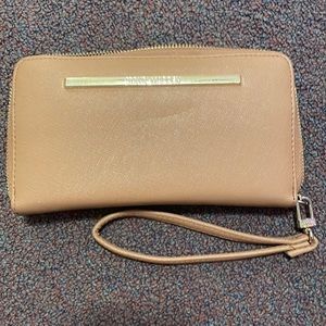 brown wrislet steve madden